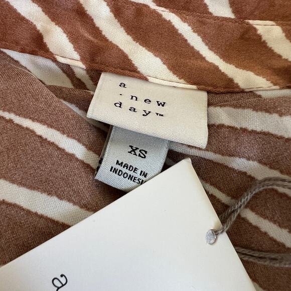 A New Day Women's Brown Zebra Print Satin Button Down Shirt - Size Small - NWT - Picture 2 of 9